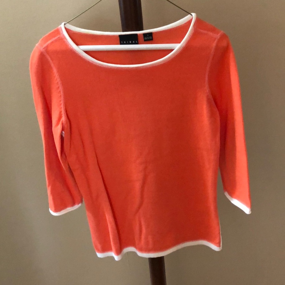 Tribal top